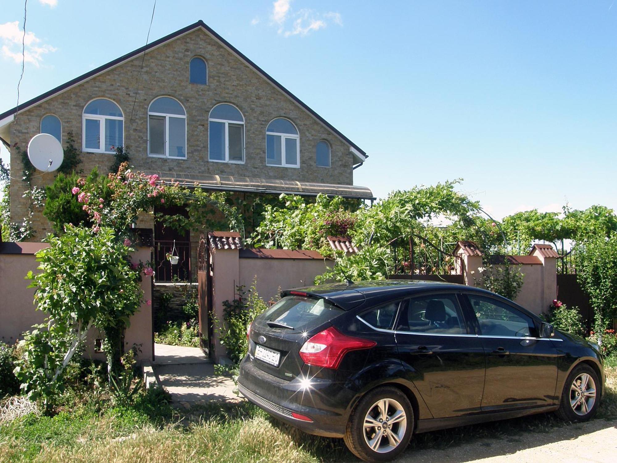 Guest House Kamenny Dom Karolino-Buhaz Exteriör bild