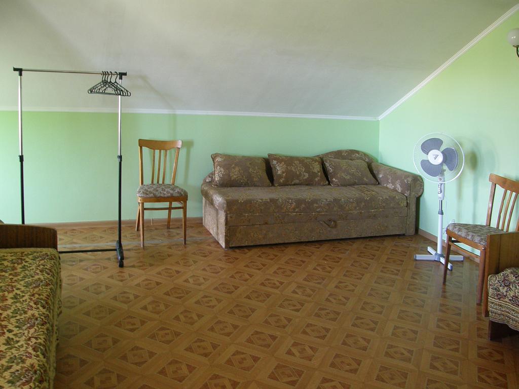 Guest House Kamenny Dom Karolino-Buhaz Rum bild